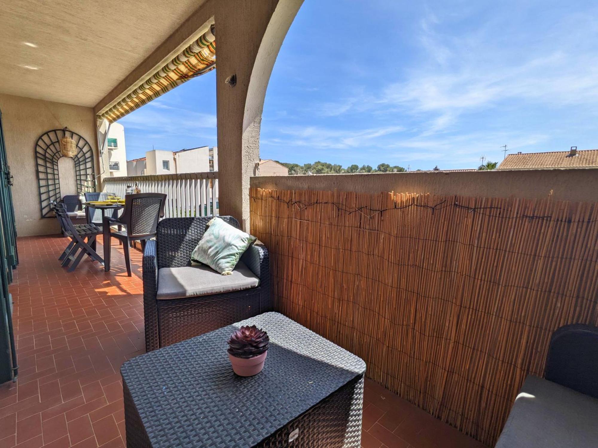 Netflix - Lit Queen Size - Terrasse Plein Sud - Climatisation - 2'Centre-Ville - 6'Mer - Parking Prive - 56M2 - L'Olivine - Offre Speciale 라론드레모레 외부 사진